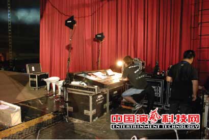 構(gòu)建應(yīng)對復(fù)雜舞臺(tái)應(yīng)用環(huán)境的個(gè)人監(jiān)聽系統(tǒng)前提